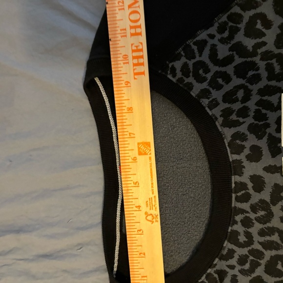 Women’s Black Cheetah Nike Sweater Swoosh Size Small Comfy Crewneck - Picture 12 of 14
